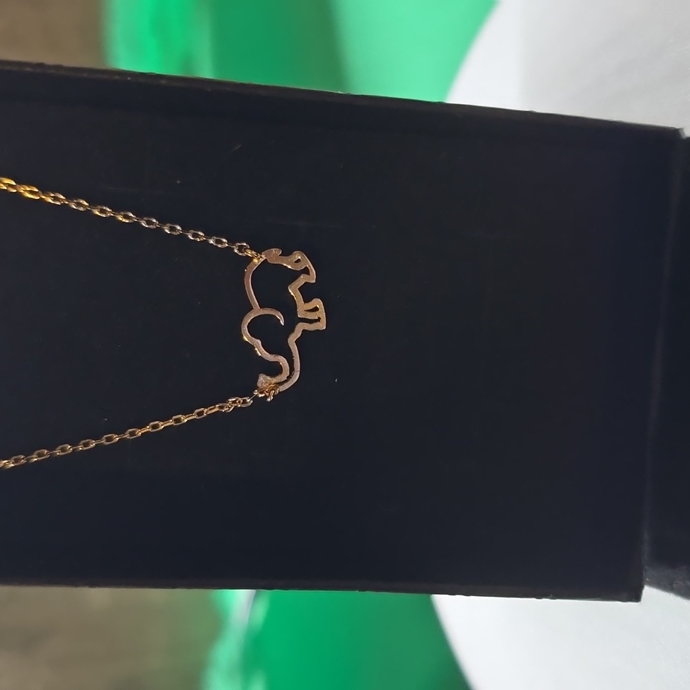 NWOT Must Have Elephant Goldtone Charm Necklace